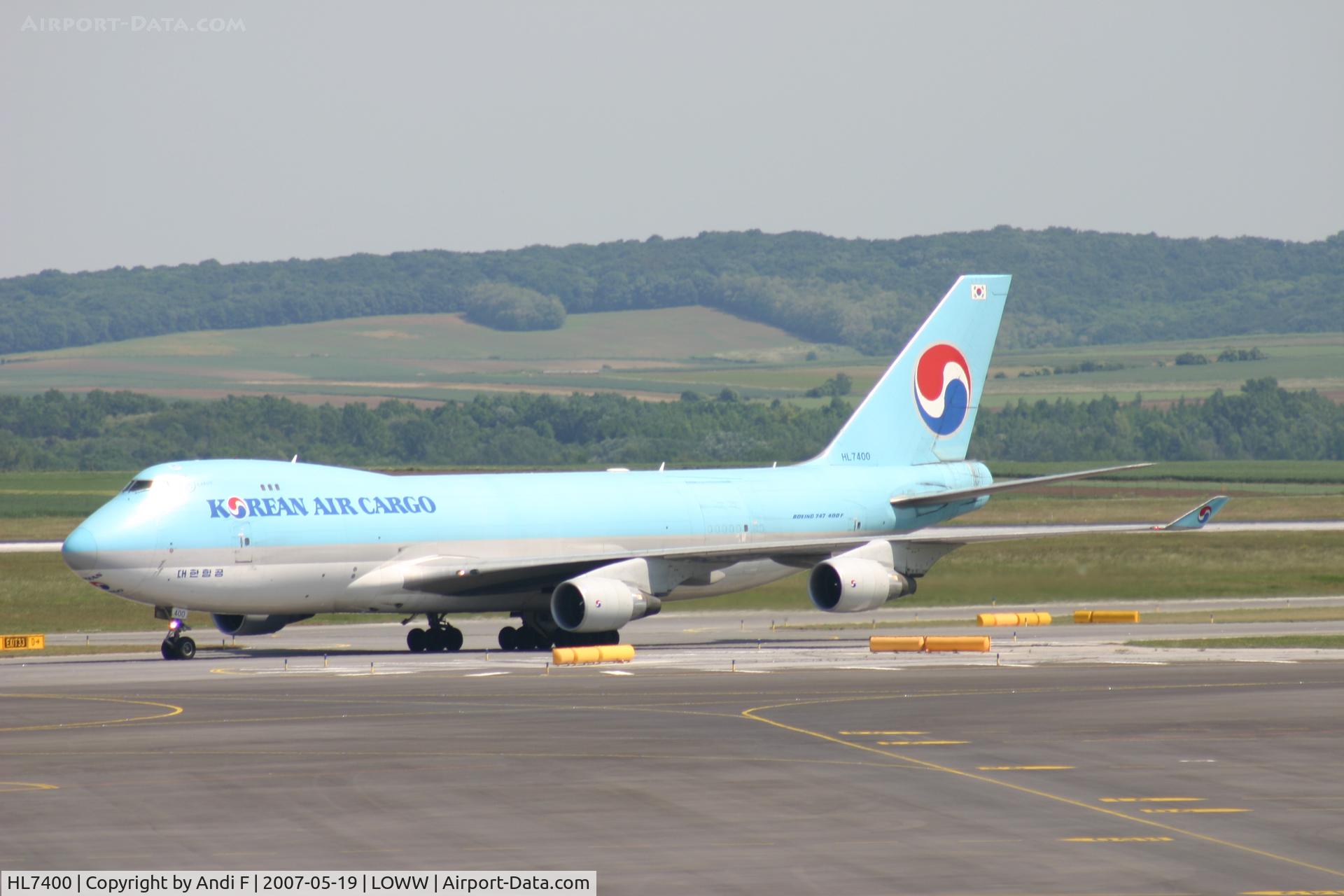 HL7400, 2001 Boeing 747-4B5F/SCD C/N 26414, Widebody
