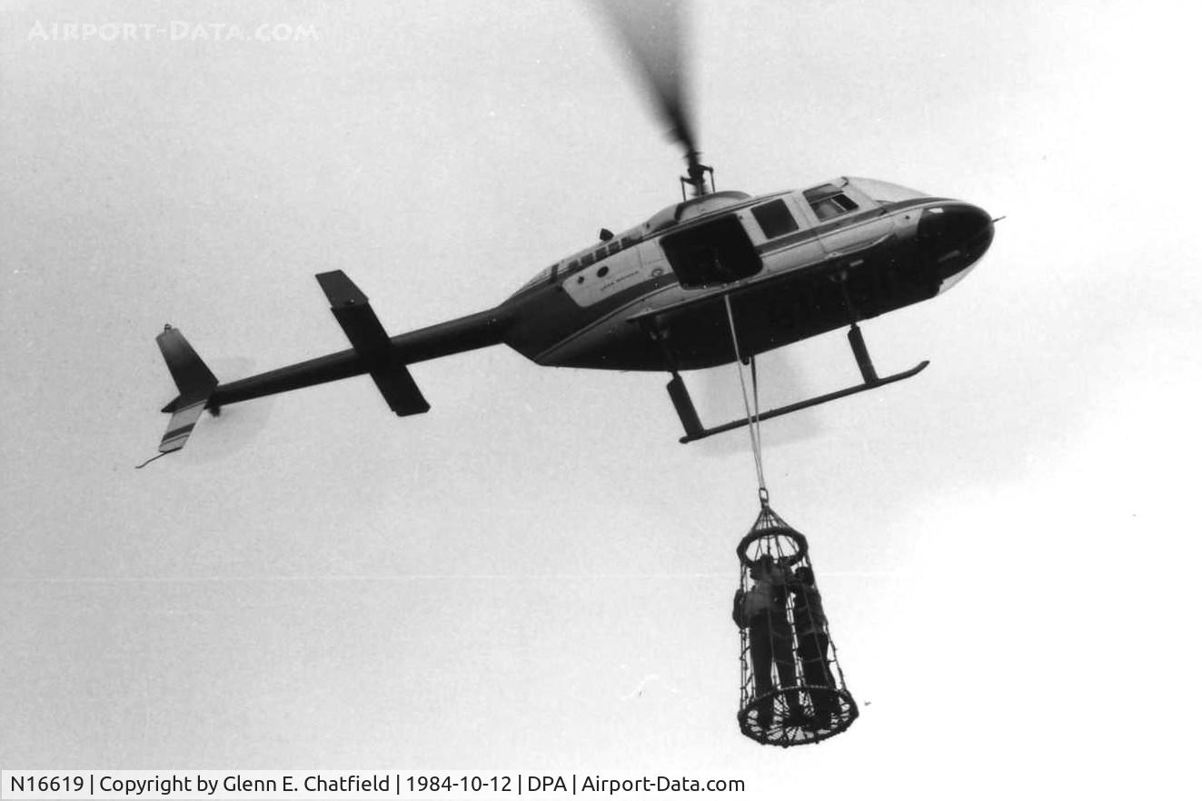 N16619, 1977 Bell 206L LongRanger LongRanger C/N 45087, Demonstrating new rescue net at Pheasant Run Resort.