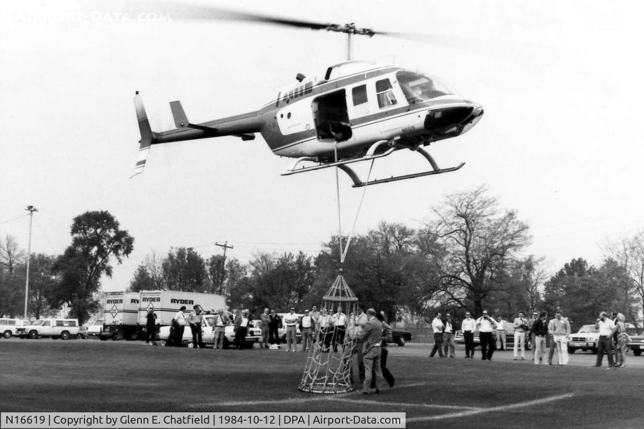 N16619, 1977 Bell 206L LongRanger LongRanger C/N 45087, Demonstrating new rescue net at Pheasant Run Resort.