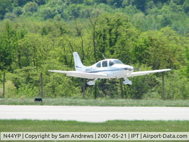 N44YP, Cirrus SR20 C/N 1169, Just arriving.