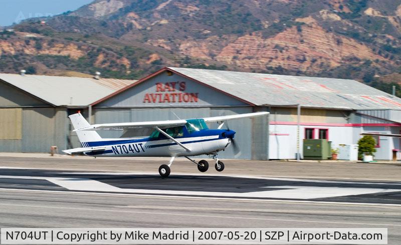 N704UT, 1976 Cessna 150M C/N 15078891, Landing roll