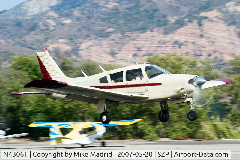 N4306T, 1971 Piper PA-28R-200 Cherokee Arrow C/N 28R-7235004, Why the right seat