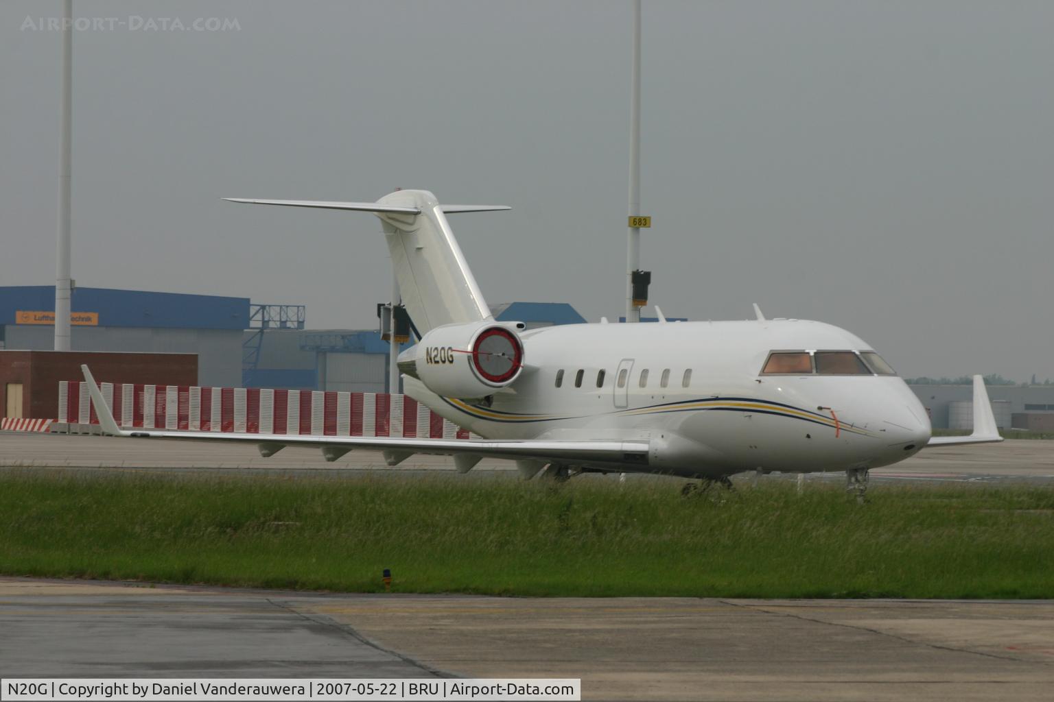 N20G, 1993 Canadair Challenger 601-3R (CL-600-2B16) C/N 5136, apron of ABELAG