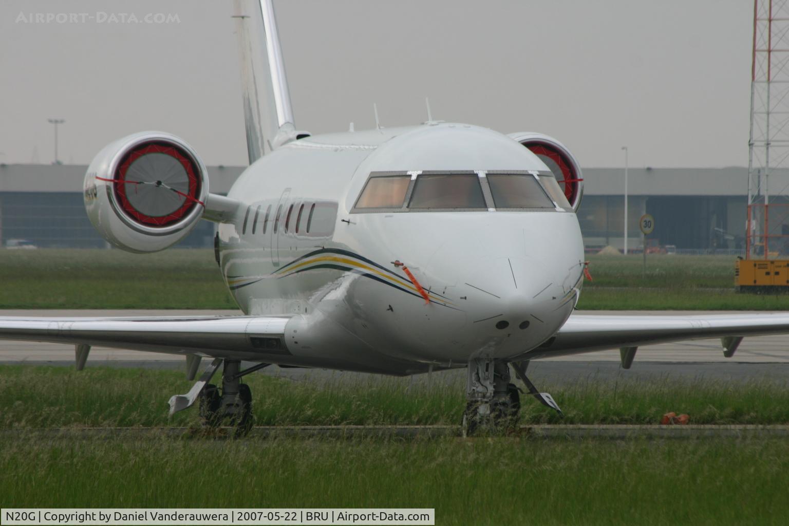 N20G, 1993 Canadair Challenger 601-3R (CL-600-2B16) C/N 5136, apron of ABELAG