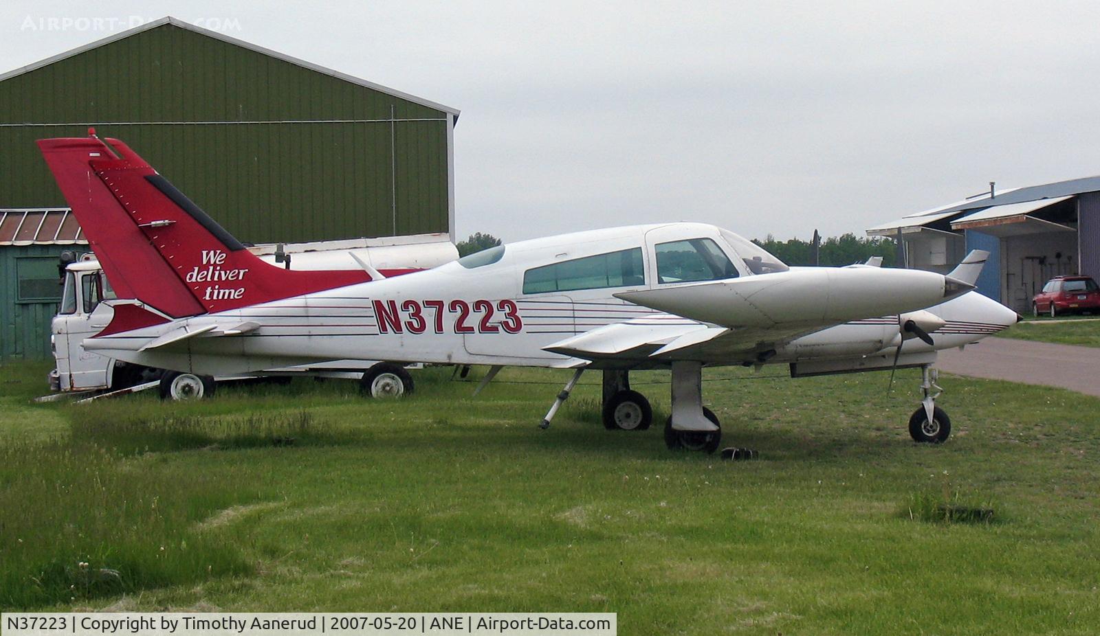 N37223, 1977 Cessna 310R C/N 310R0963, 1977 Cessna 310R, c/n 310R0963, Parked at Anoka County