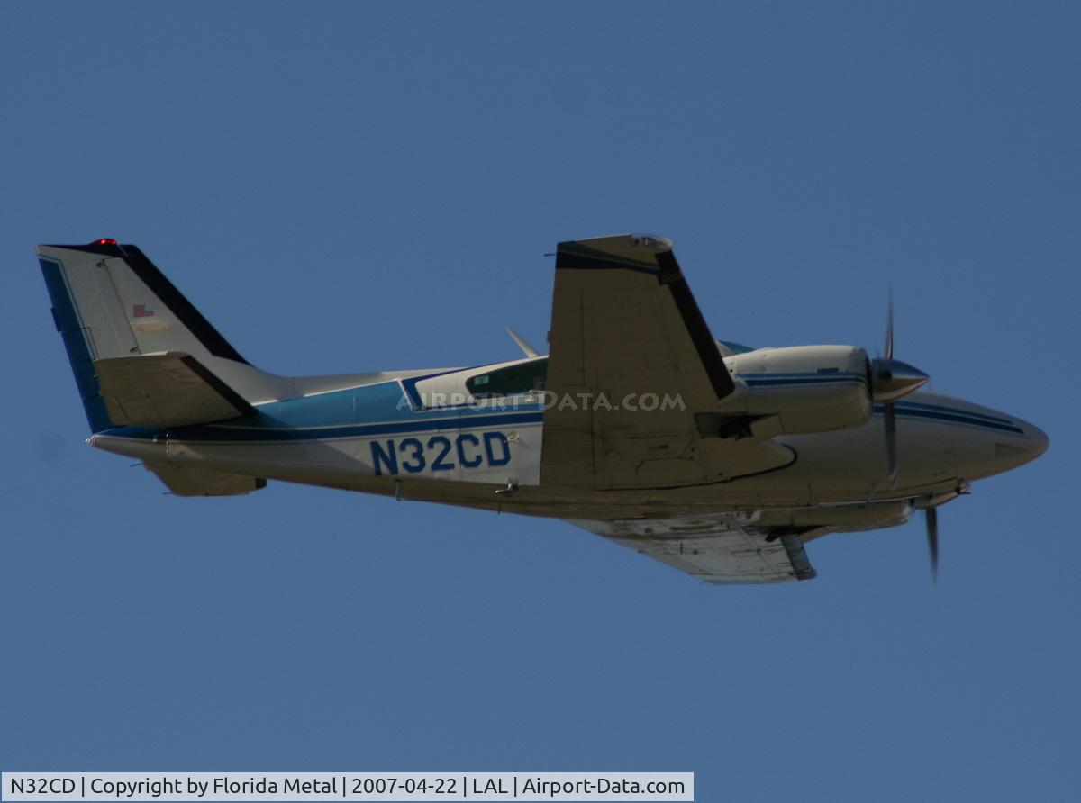N32CD, 1974 Beech E-55 Baron C/N TE-972, Beech 55