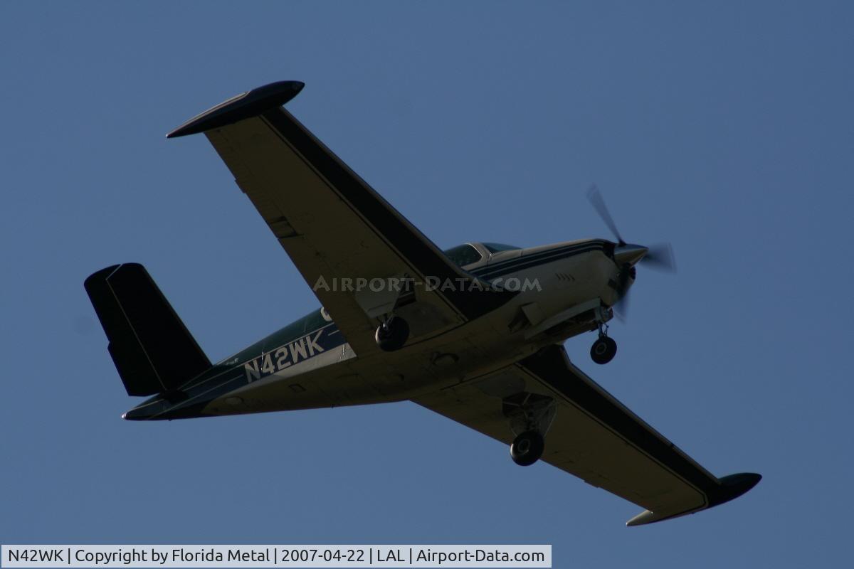 N42WK, 1964 Beech S35 Bonanza C/N D-7390, S35