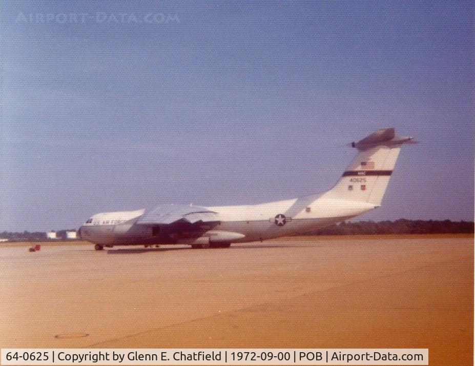 64-0625, 1964 Lockheed C-141A-15-LM Starlifter C/N 300-6038, C-141A shot while walking out to a C-130 to load up for a parachute jump