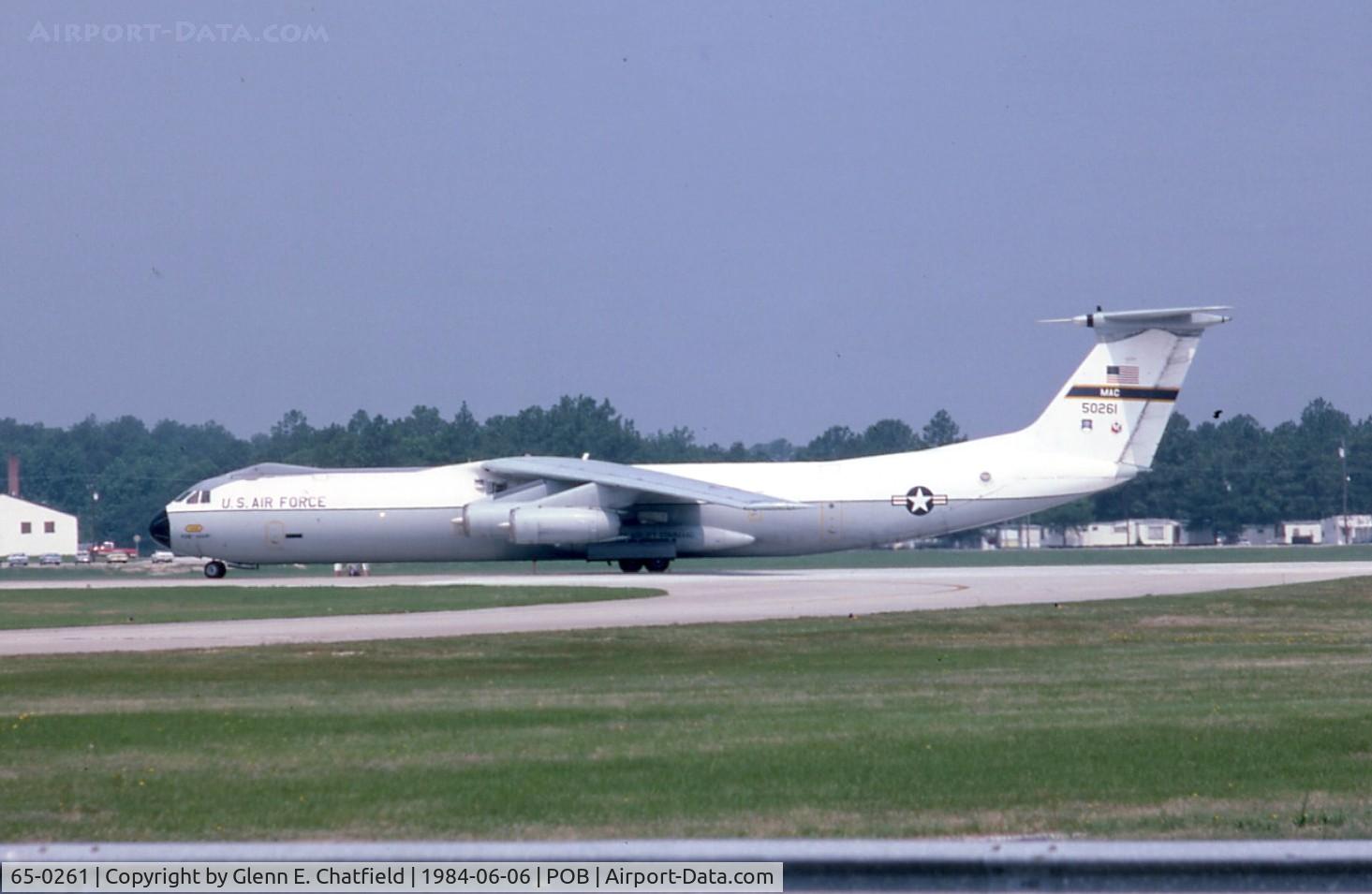 65-0261, 1965 Lockheed C-141B-LM Starlifter C/N 300-6113, C-141B taking the runway for departure