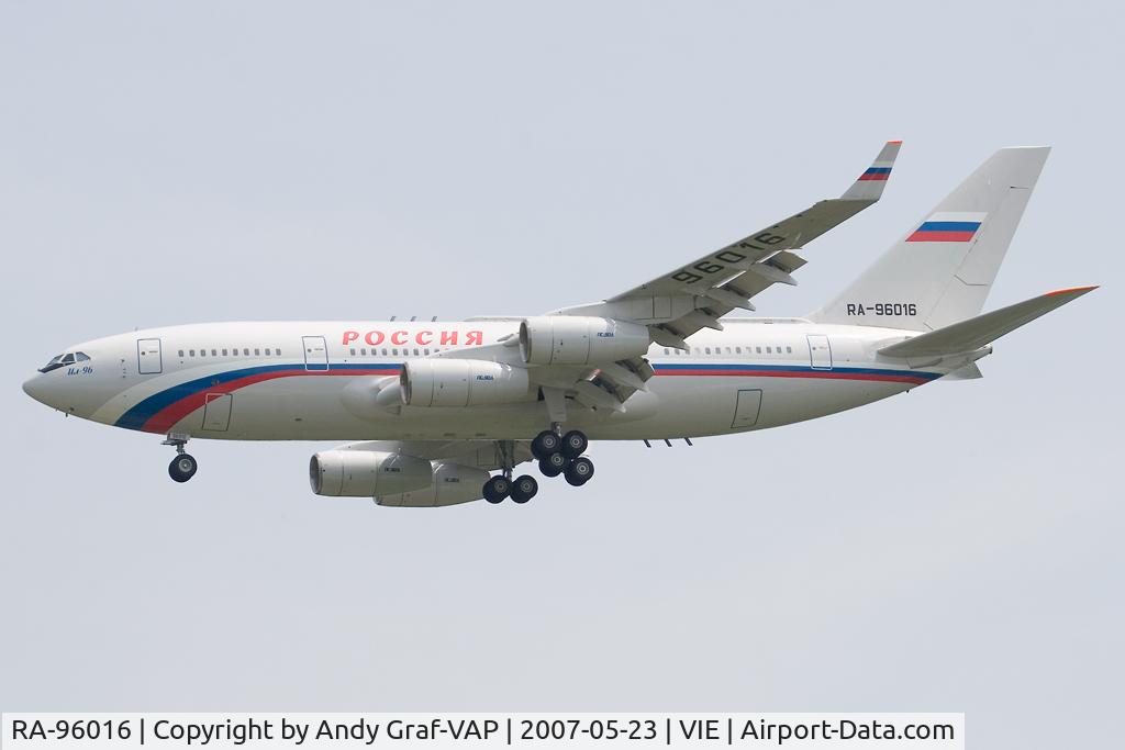 RA-96016, 2004 Ilyushin Il-96-300 C/N 74393202010, Rossia IL96