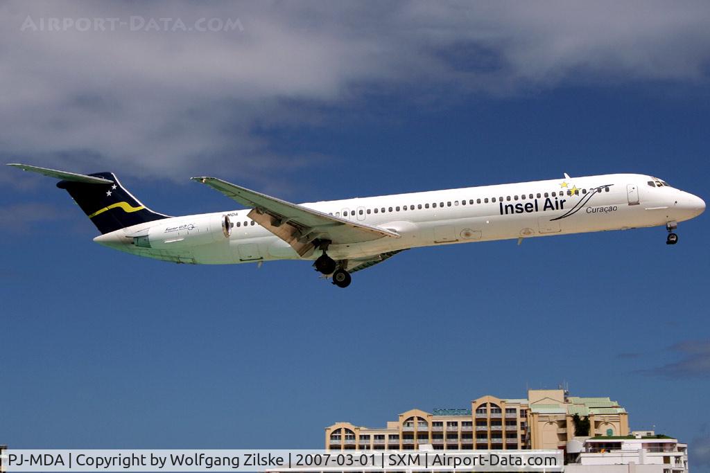 PJ-MDA, 1987 McDonnell Douglas MD-83 (DC-9-83) C/N 49449, visitor