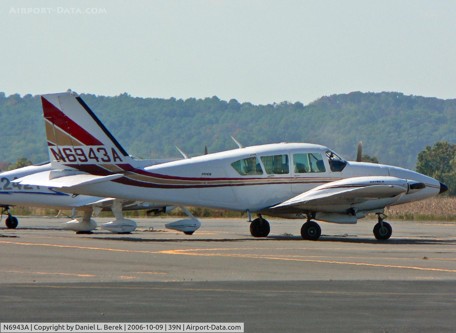 N6943A, 1979 Piper PA-23-250 C/N 27-7954117, Nice 1979 Aztec visits Princeton.