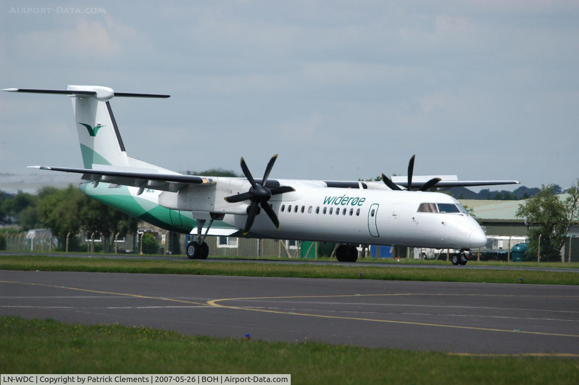 LN-WDC, 2002 De Havilland Canada DHC-8-402Q Dash 8 C/N 4071, WIDEROE DASH 8