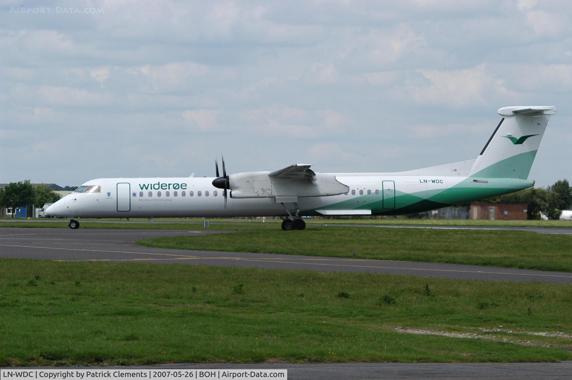 LN-WDC, 2002 De Havilland Canada DHC-8-402Q Dash 8 C/N 4071, WIDEROE DASH 8