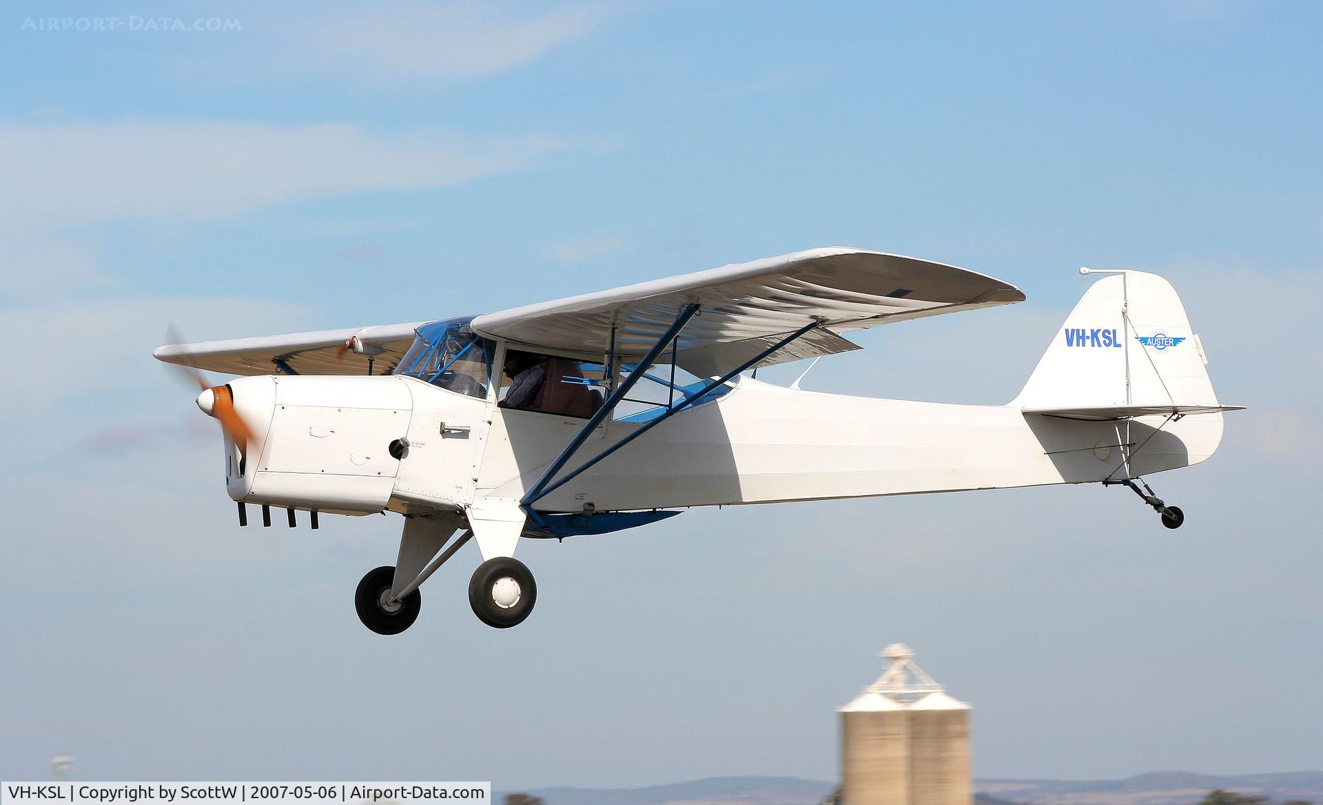 VH-KSL, 1947 Auster J-5 Adventurer C/N 2813, image taken at Toowoomba. Guido Zuccoli Memorial Fly-in