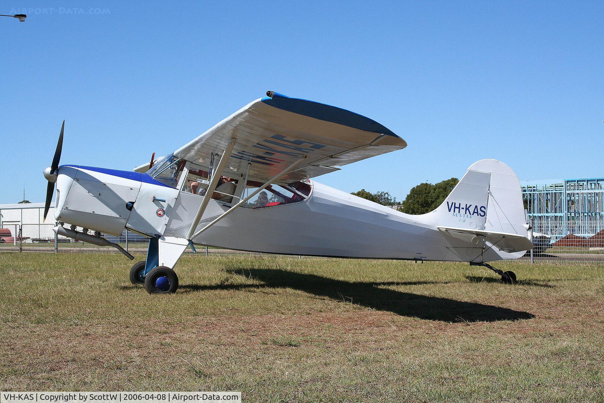 VH-KAS, 1950 Auster J-5B Autocar C/N 2918, image taken at Toowoomba