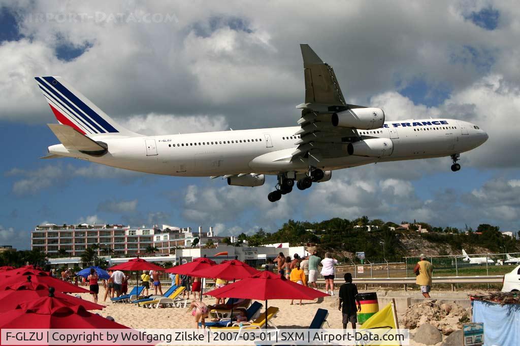F-GLZU, 2000 Airbus A340-313X C/N 377, visitor