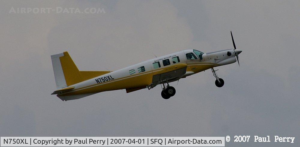 N750XL, 2004 Pacific Aerospace 750XL C/N 109, Climbing with a fuselage full of jumpers
