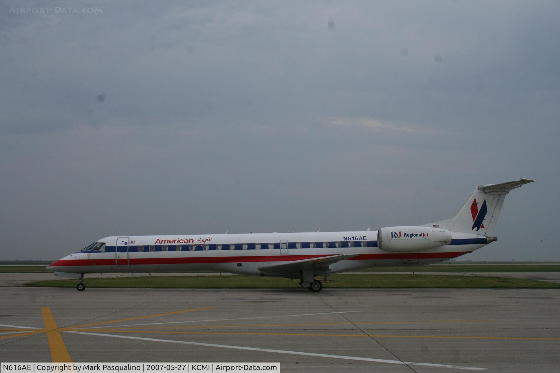 N616AE, 1998 Embraer ERJ-145LR (EMB-145LR) C/N 145092, EMB-145LR