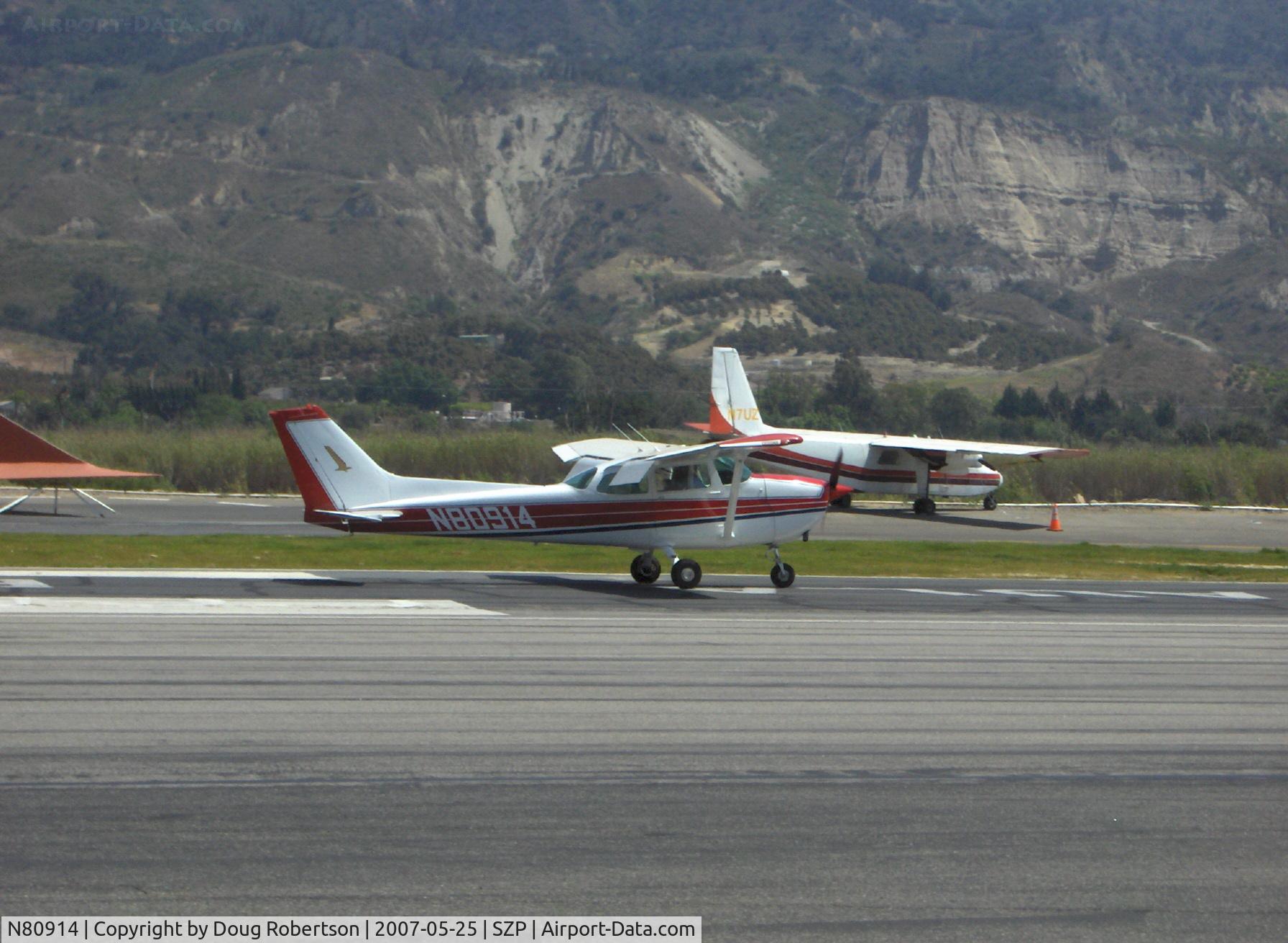 N80914, 1976 Cessna 172M C/N 17266799, 1976 Cessna 172M, Lycoming O-320-E2D 150 Hp, takeoff roll Rwy 22