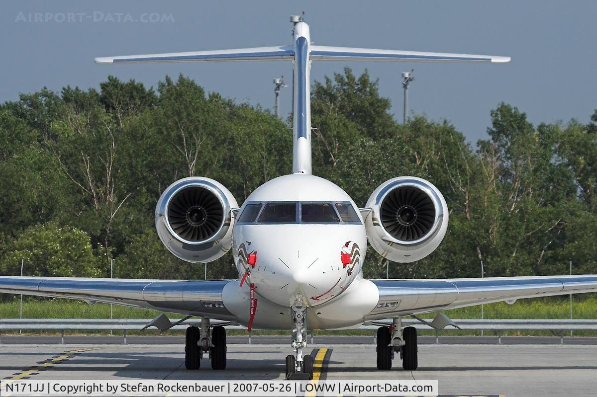 N171JJ, 2006 Bombardier BD-700-1A11 Global Express 5000 C/N 9209, I love this jet.