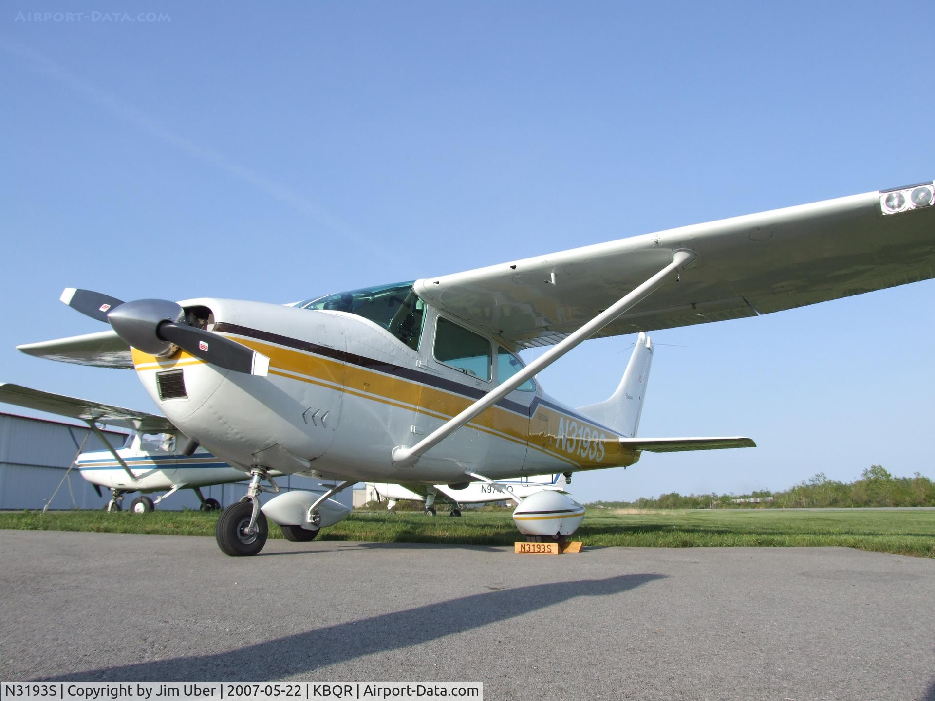 N3193S, 1964 Cessna 182G Skylane C/N 18255693, Art flew in for class tonight