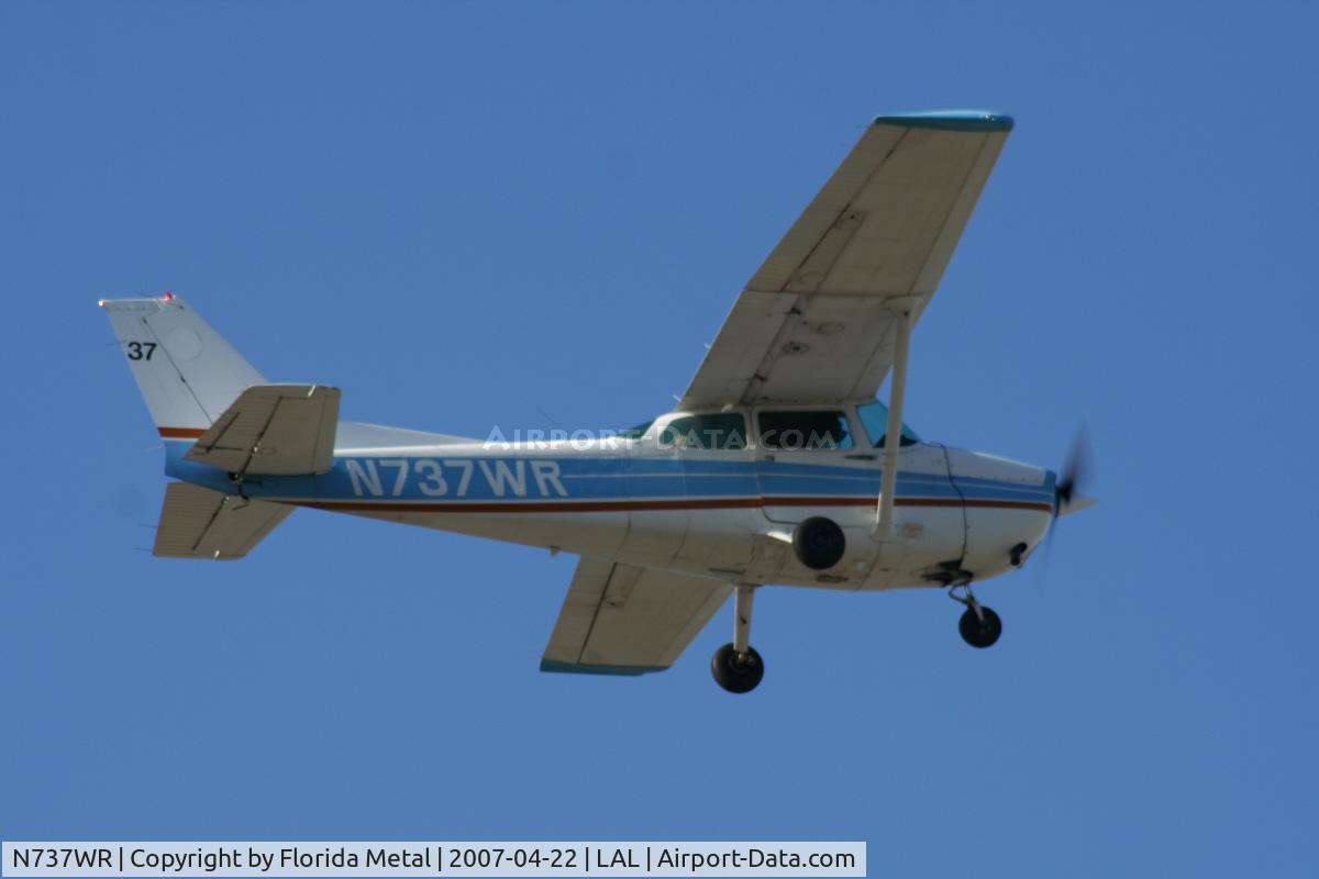 N737WR, 1977 Cessna 172N C/N 17269735, C172N