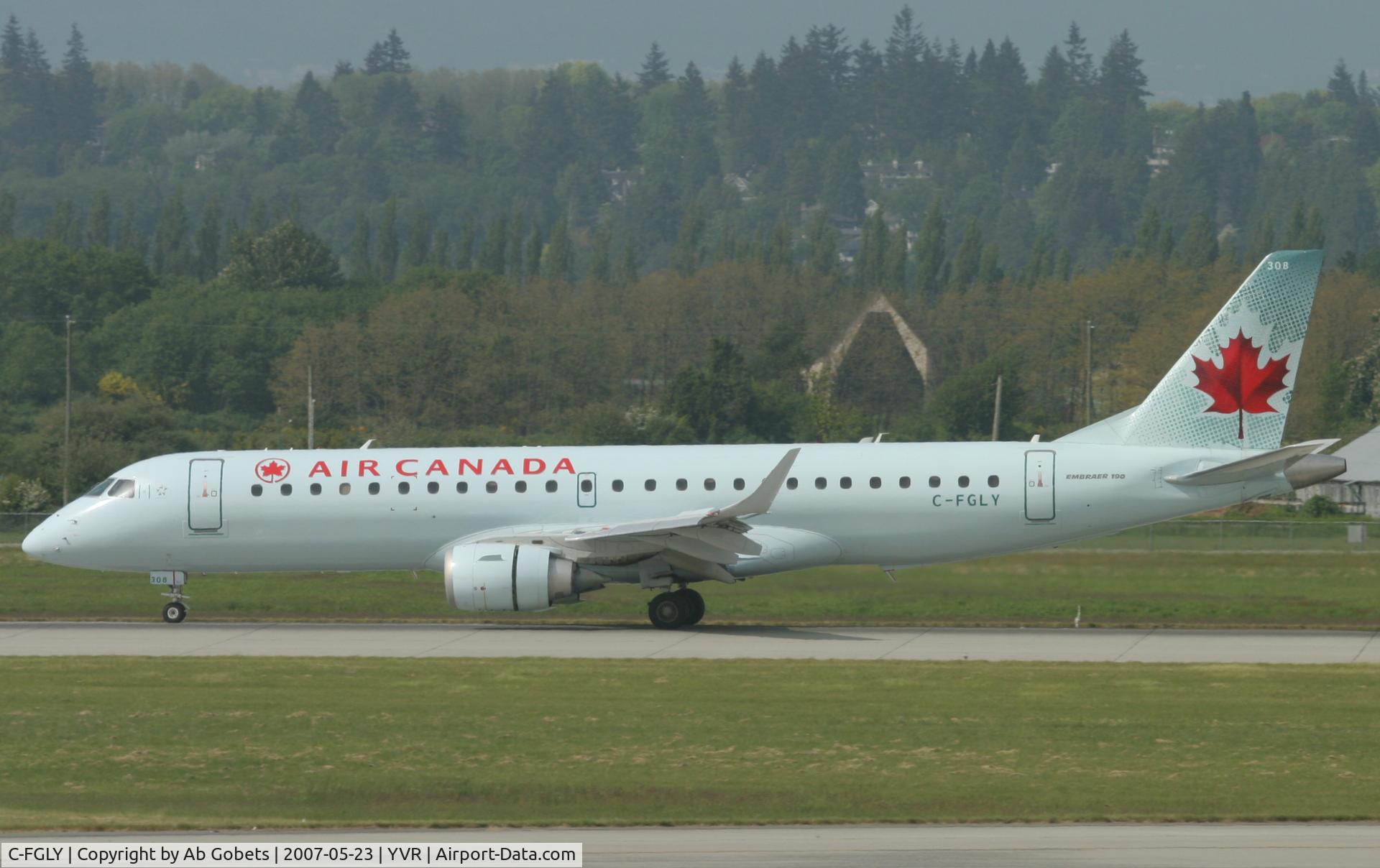 C-FGLY, 2006 Embraer 190AR (ERJ-190-100IGW) C/N 19000028, just landed at YVR