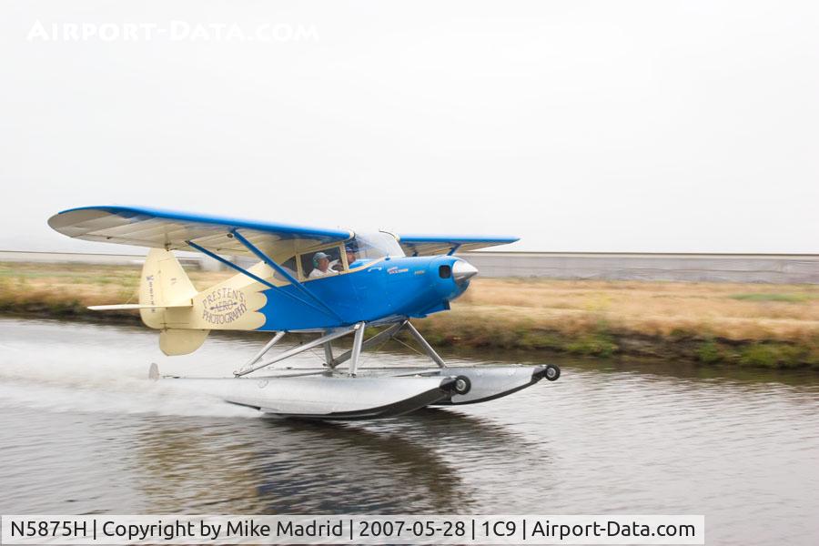 N5875H, 1949 Piper PA-16 Clipper C/N 16-493, Water Take Off