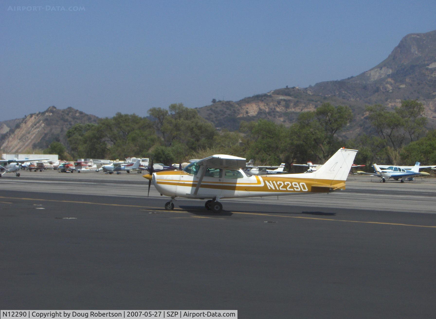 N12290, 1973 Cessna 172M C/N 17261912, 1973 Cessna 172M, Lycoming O-320-E2D 150 Hp, taxi
