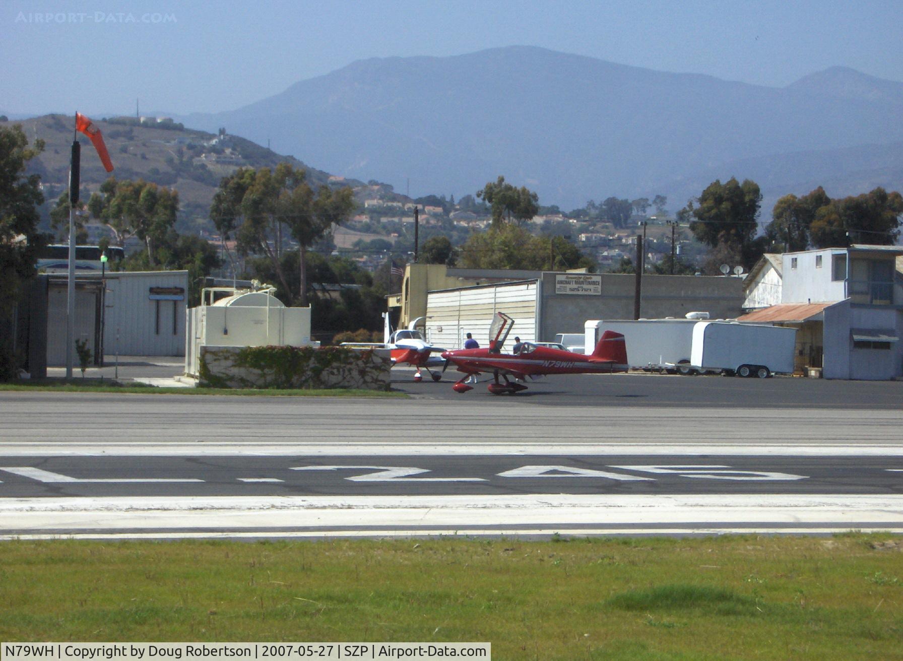 N79WH, 1998 Vans RV-6A C/N 21611, 1998 Hastings VAN's RV-6A, Lycoming O-320, refueling