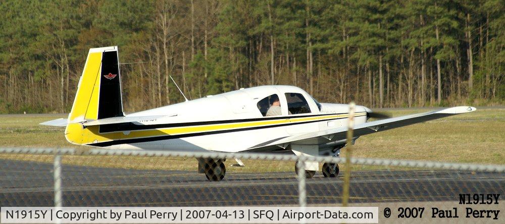 N1915Y, 1964 Mooney M20D Master C/N 210, Taxiing out for a late afternoon flight