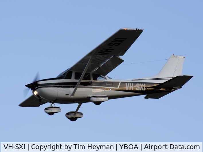 VH-SXI, 1976 Cessna 172M C/N 17267509, VH-SXI on short finals into Boonah Airstrip QLD, Australia