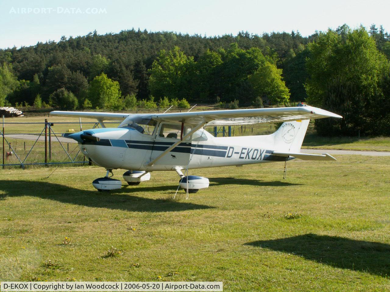D-EKOX, Reims F172N Skyhawk C/N 1685, Cessna 172N/Saarmund-Brandenburg