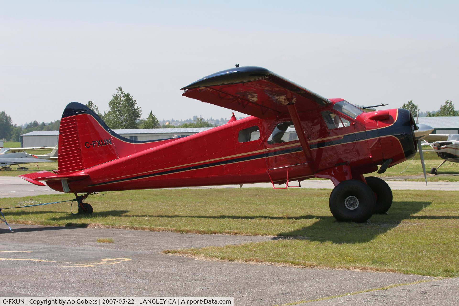 C-FXUN, 1958 De Havilland Canada DHC-2 MK. I C/N 1299, just waiting in the sun