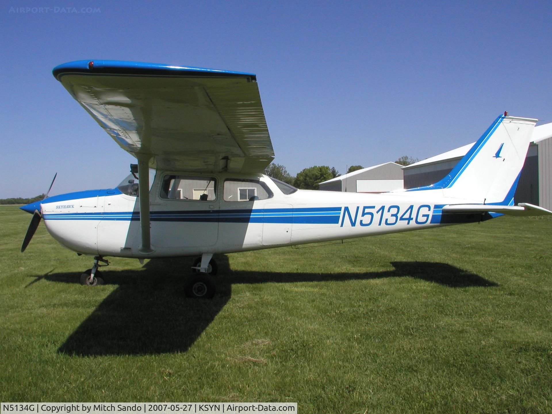 N5134G, 1969 Cessna 172K Skyhawk C/N 17258448, Skyhawk parked at Stanton.