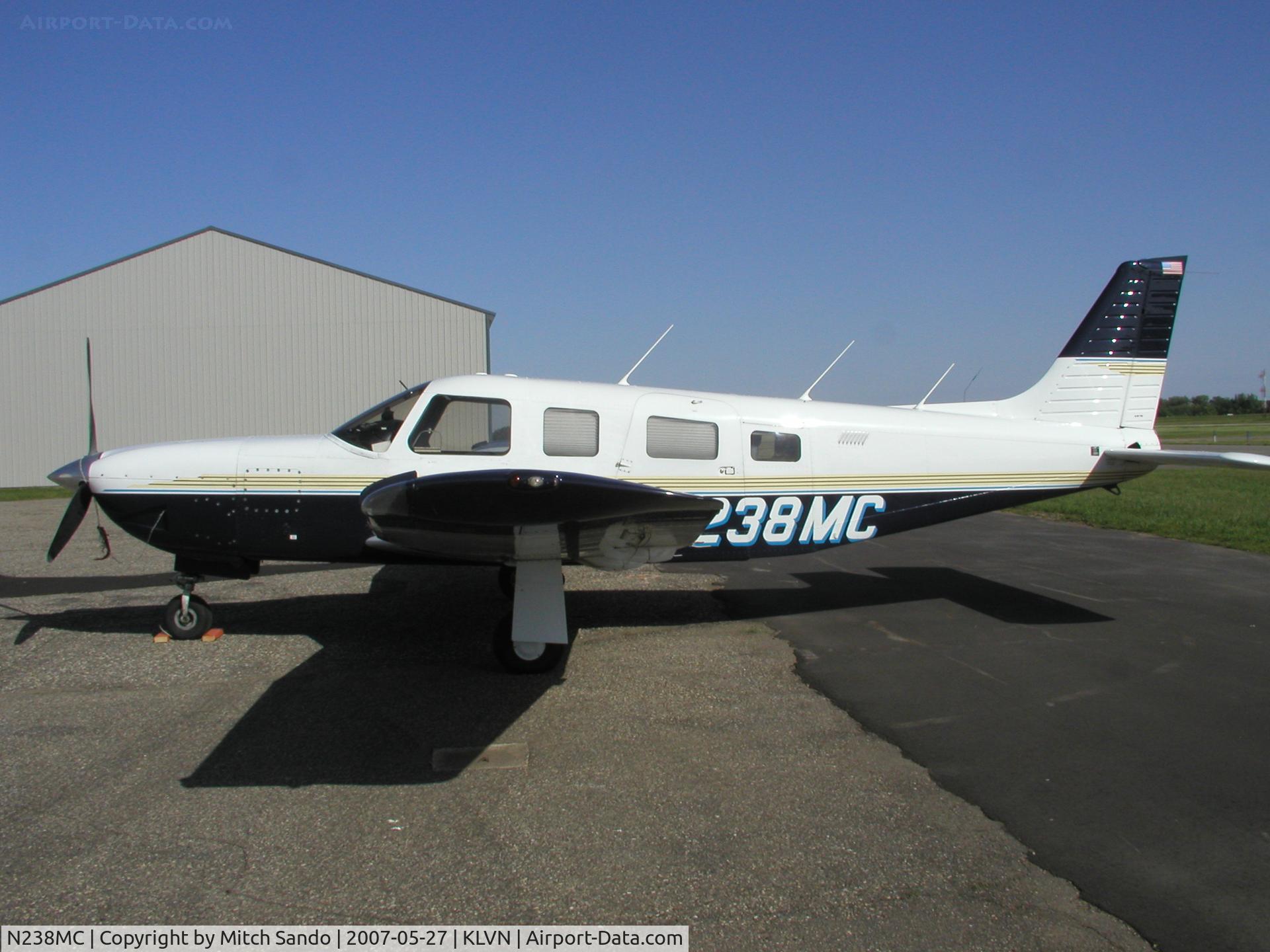N238MC, 1993 Piper PA-32R-301 C/N 3213047, Saratoga from Dubuque on the ramp at LVN.