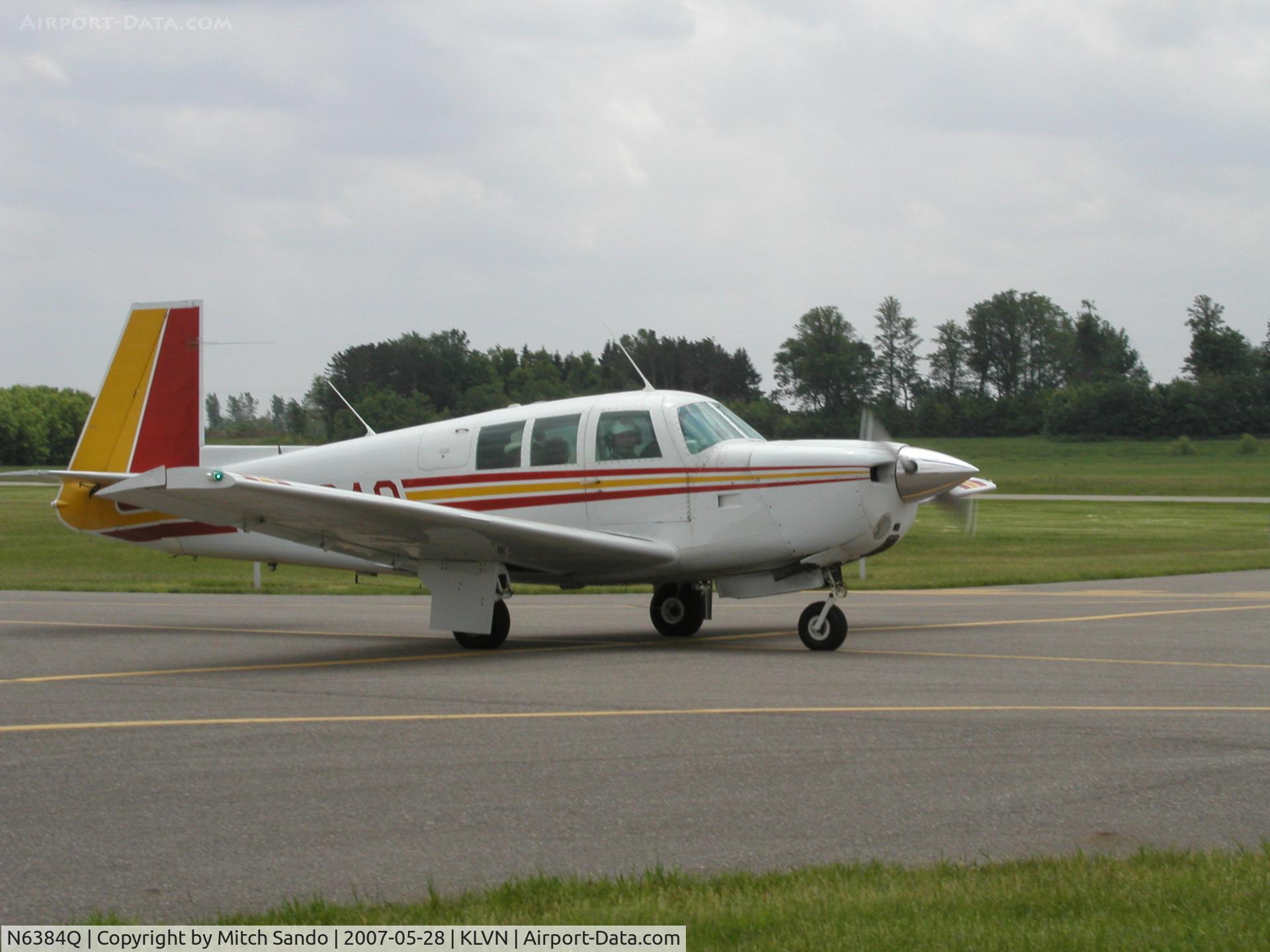 N6384Q, 1967 Mooney M20F Executive C/N 670467, Mooney taxiing out for a 12 departure.