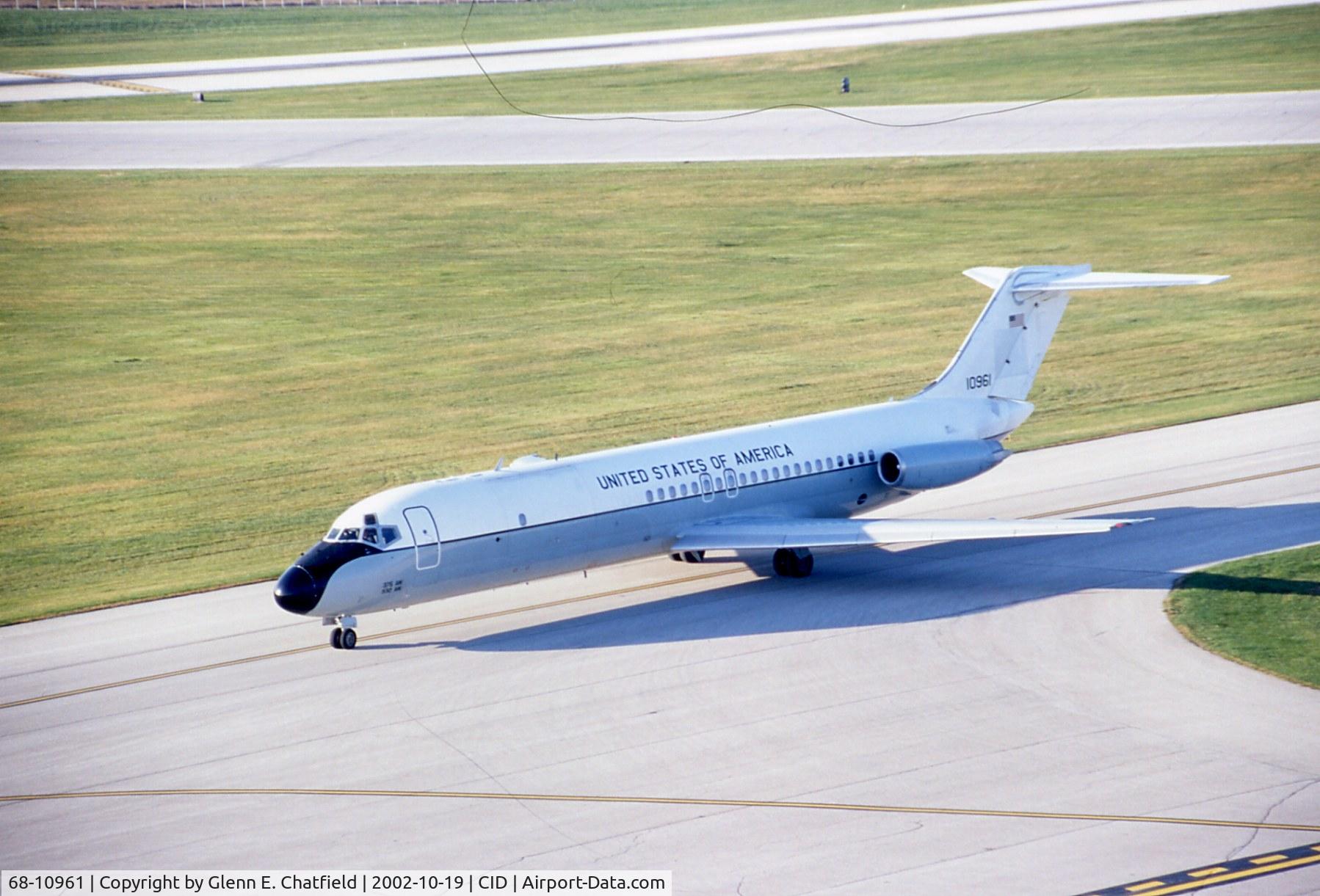 68-10961, McDonnell Douglas C-9A Nightingale C/N 47449, C-9A taxiing in by the control tower (scratch on slide)