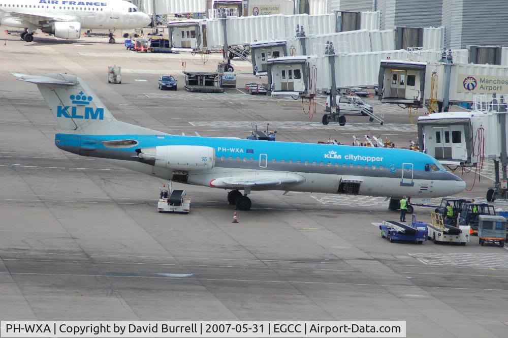 PH-WXA, 1996 Fokker 70 (F-28-0070) C/N 11570, KLM - Terminal 2 Gate
