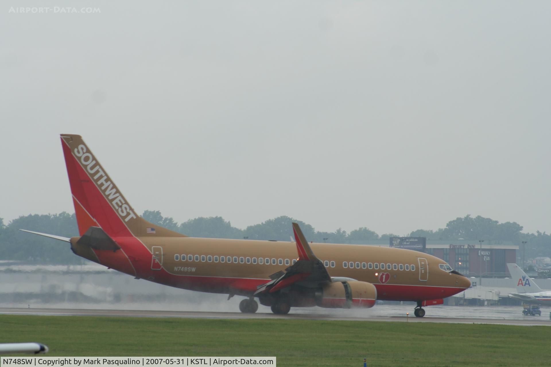 N748SW, 1999 Boeing 737-7H4 C/N 29800, Boeing 737-700