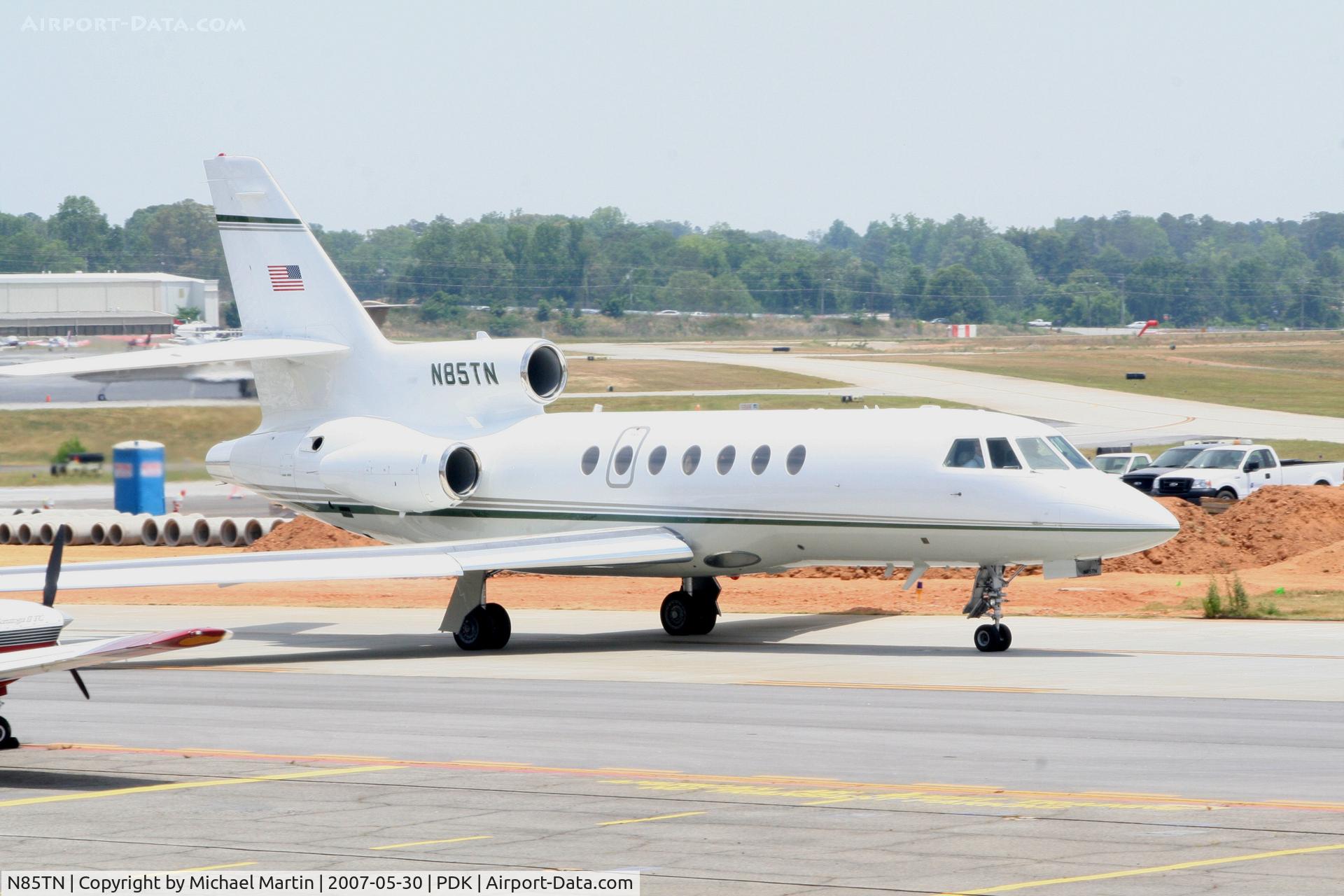 N85TN, 1993 Dassault Mystere Falcon 50 C/N 237, Taxing past on going construction