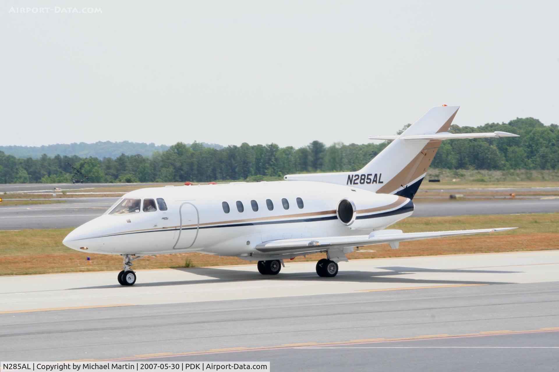 N285AL, 1987 British Aerospace BAe.125 Series 800A C/N 258085, Taxing to Signature Flight Services