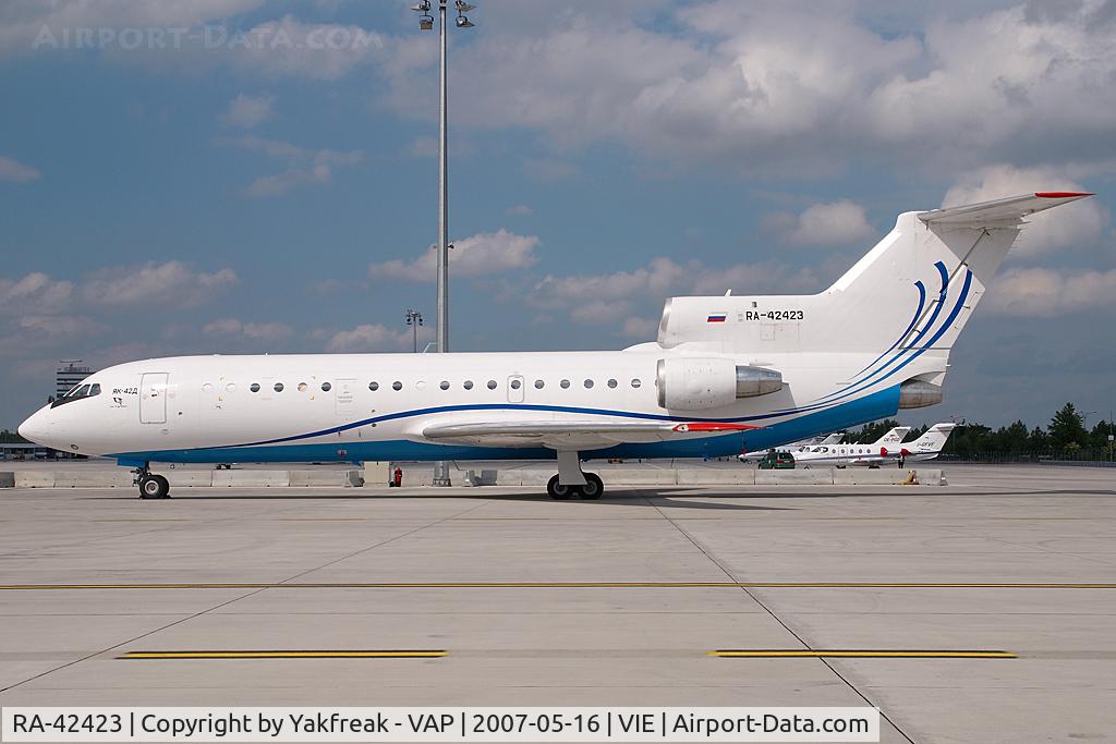 RA-42423, 1992 Yakovlev Yak-42D C/N 4216606, Centra Avia Yakovlev 42