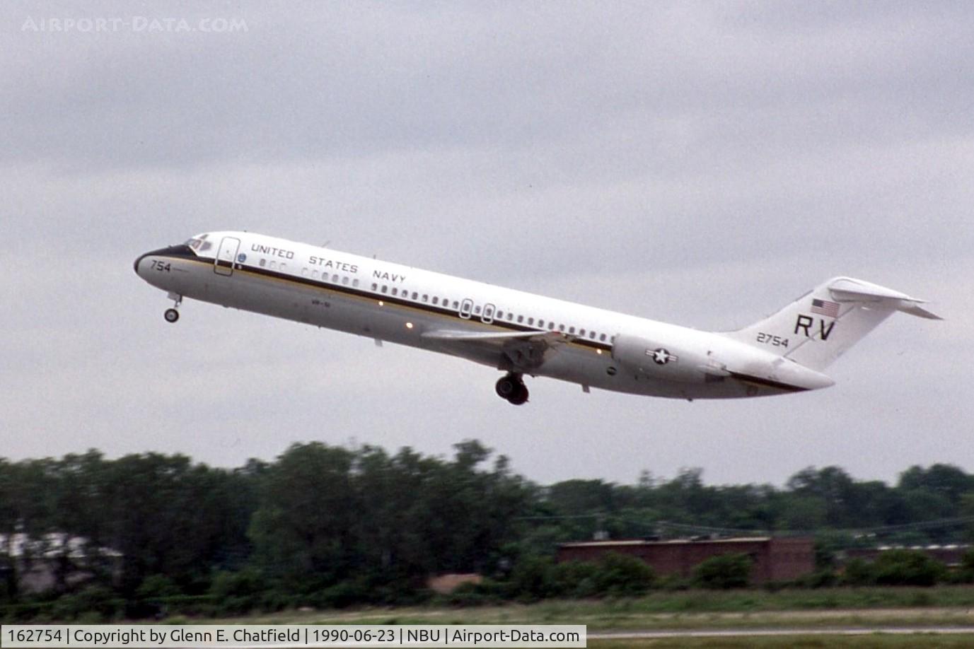 162754, 1970 McDonnell Douglas C-9B Skytrain II C/N 47476, departing Glenview NAS