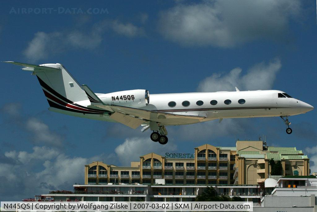 N445QS, 2006 Gulfstream Aerospace GIV-X (G450) C/N 4037, visitor