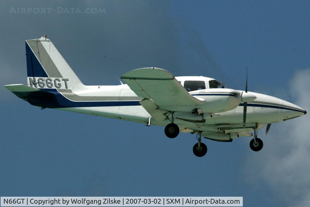 N66GT, 1968 Piper PA-23-250 C/N 27-4001, visitor