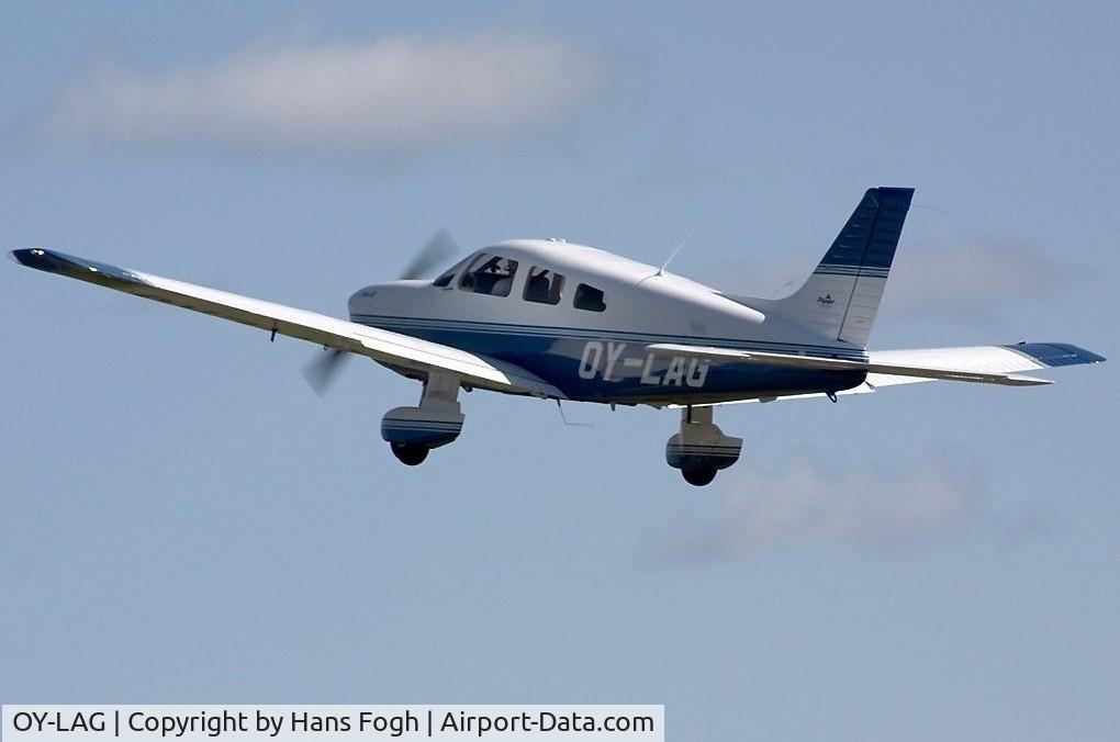 OY-LAG, 2001 Piper PA-28-181 Archer III C/N 2843464, take off EKRD