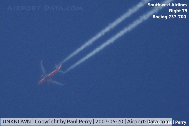 UNKNOWN, Contrails Various C/N Unknown, Southwest winging northward