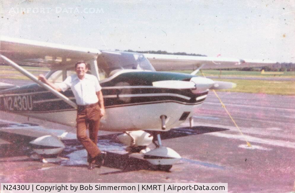 N2430U, 1963 Cessna 172D C/N 17250030, Bill Simmermon (Dad) around 1973